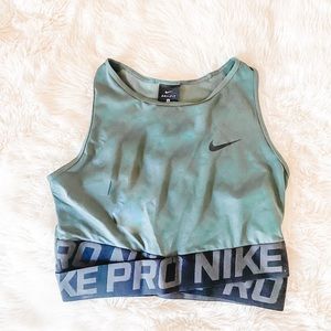 Nike Athletic Croptop